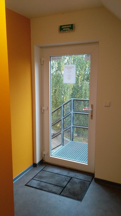 Bed & Parking Eurobit Bed & Breakfast Hrusky  Exterior photo